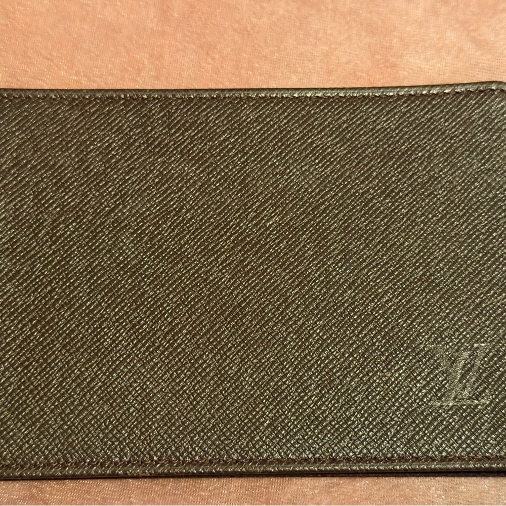 Authentic Genuine Louis Vuitton Taiga Card Holder Brown NWOT